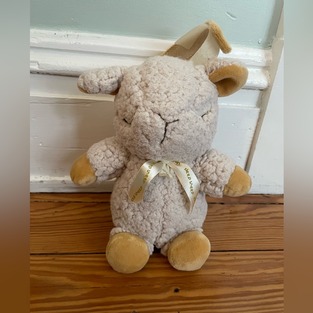 Cloud B Sleep Sheep On The Go 4 Soothing Sounds Adjustable Volume Timer